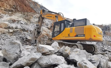 安徽用戶(hù)馮老板:從嘗試到忠實(shí),柳工挖掘機(jī)憑實(shí)力晉升&ldquo;礦山之星&rdquo;